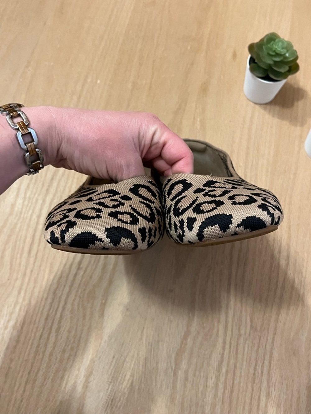 Vivaia Margot 2.0 Square Toe V-Cut Flats in a Leopard Print sz 11 Wide 43 EU - Picture 5 of 8